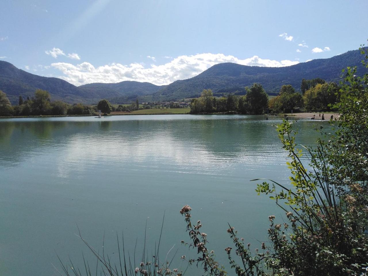 Au Doux Clocher Pieusse Dış mekan fotoğraf