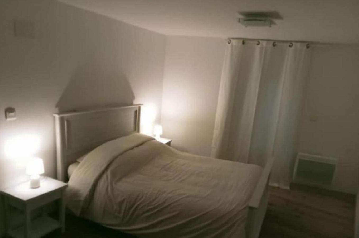 Au Doux Clocher Pieusse Dış mekan fotoğraf